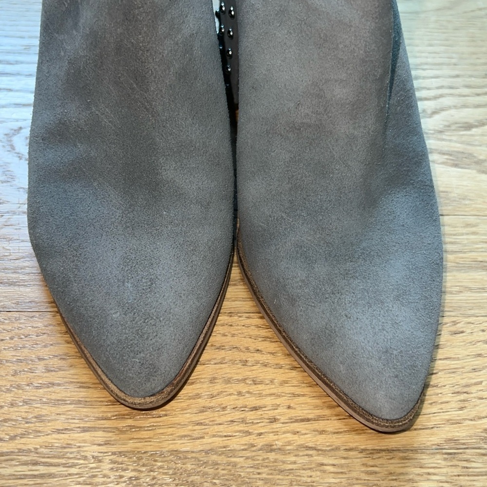 Steve Madden Gray Suede Studded Block Heel Ankle Boots Women’s Size 7.5M - Picture 3 of 11